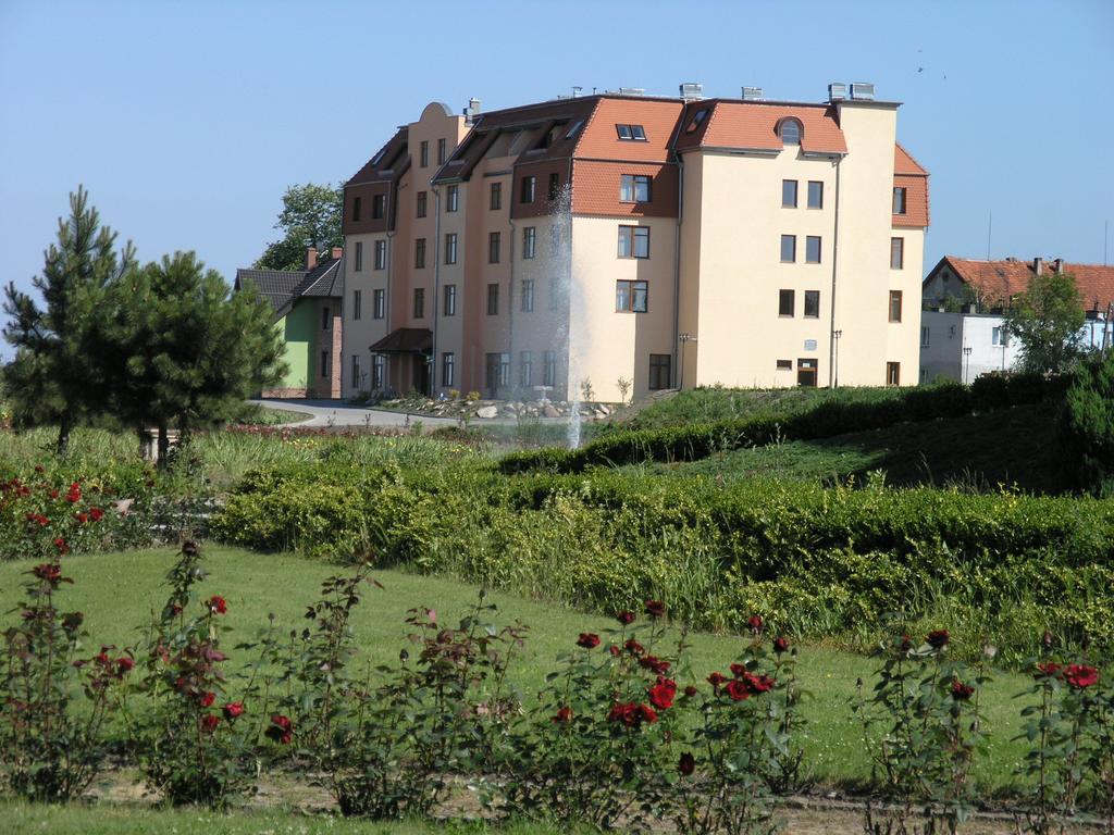 Hotel Sportwerk Tyniec Maly ภายนอก รูปภาพ