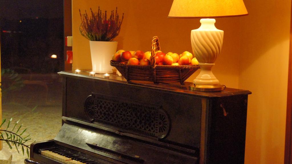 Hotel Sportwerk Tyniec Maly ภายนอก รูปภาพ