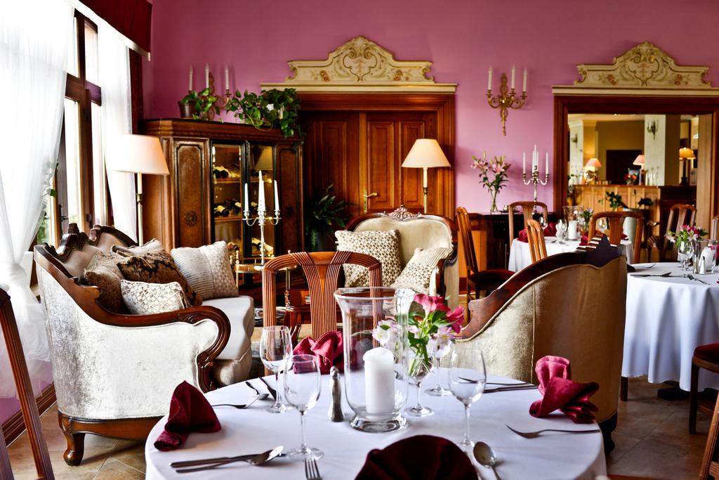Hotel Sportwerk Tyniec Maly ภายนอก รูปภาพ