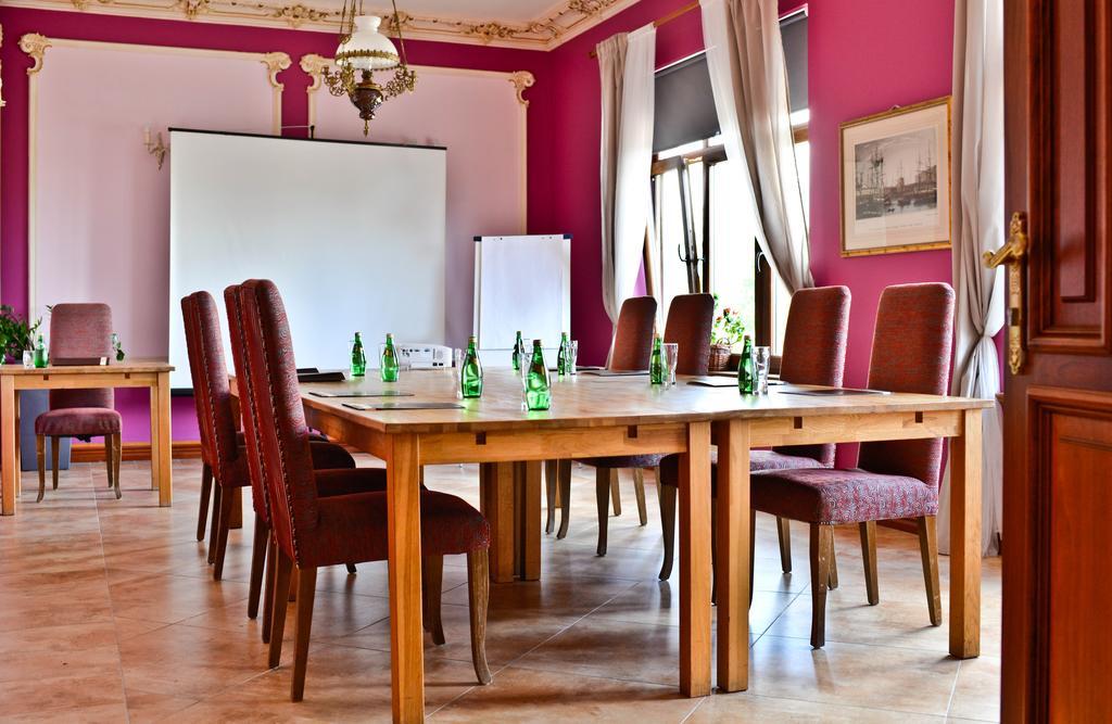 Hotel Sportwerk Tyniec Maly ภายนอก รูปภาพ