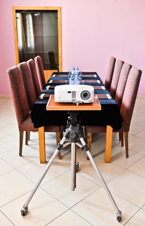 Hotel Sportwerk Tyniec Maly ภายนอก รูปภาพ
