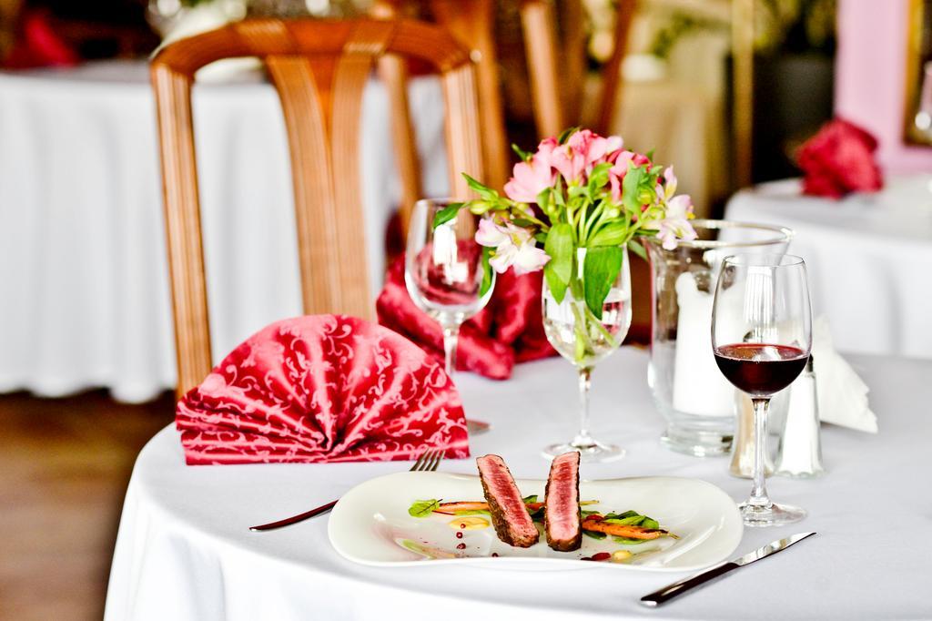 Hotel Sportwerk Tyniec Maly ภายนอก รูปภาพ