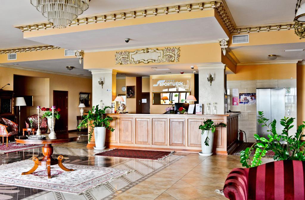 Hotel Sportwerk Tyniec Maly ภายนอก รูปภาพ